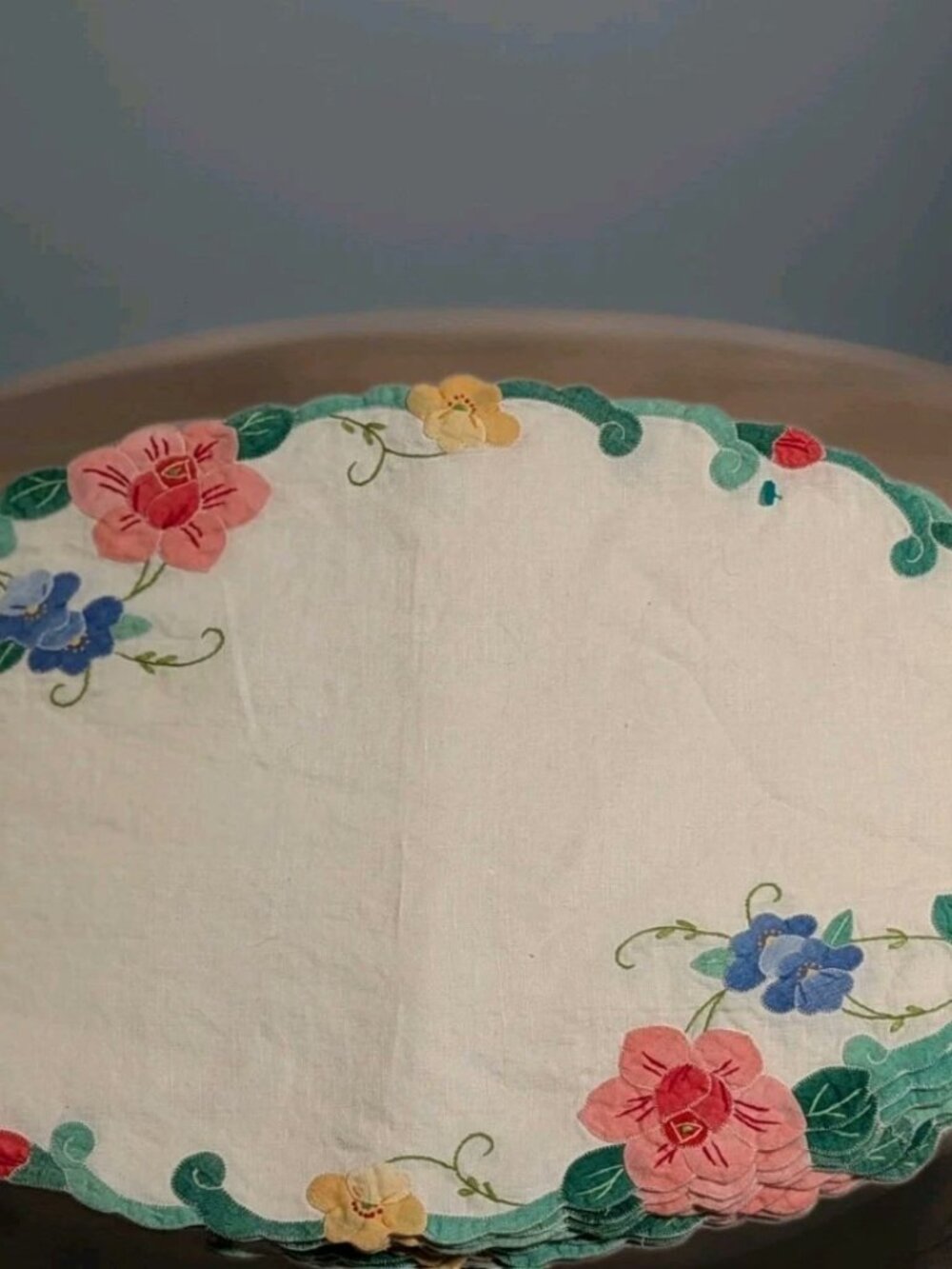 Set Of 8 Vintage Placemats APPLIQUE OF COLORED FLOWERS